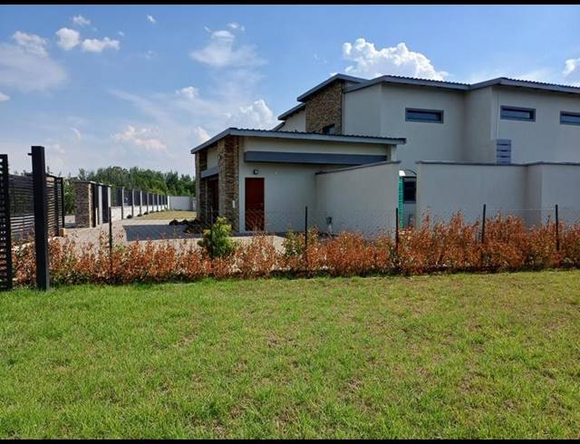 5 BEDROOM PROPERTY TO RENT IN LANSERIA